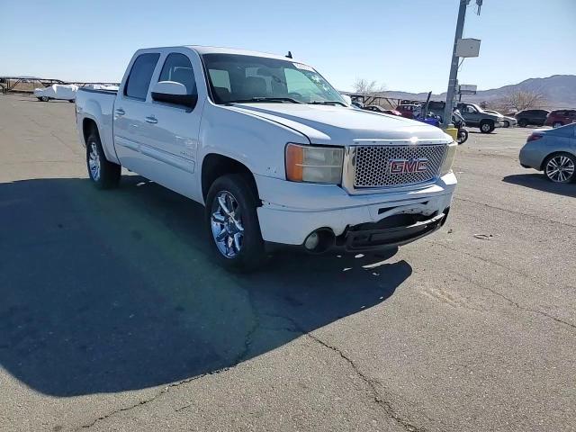 2010 GMC Sierra - Image 11
