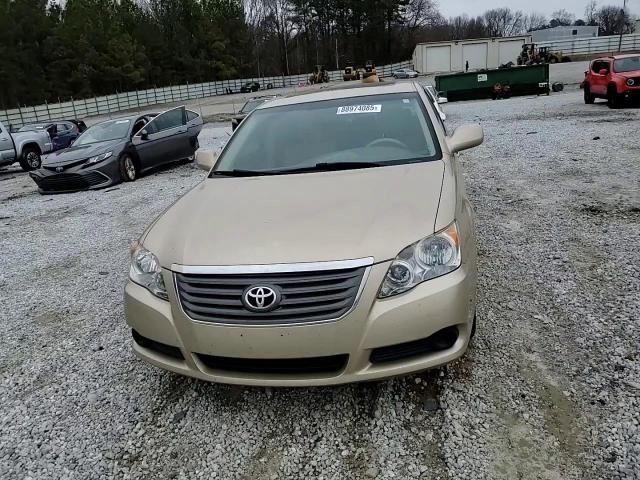 2010 Toyota Avalon - Image 10