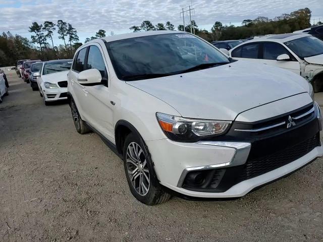 2018 Mitsubishi Outlander - Image 12