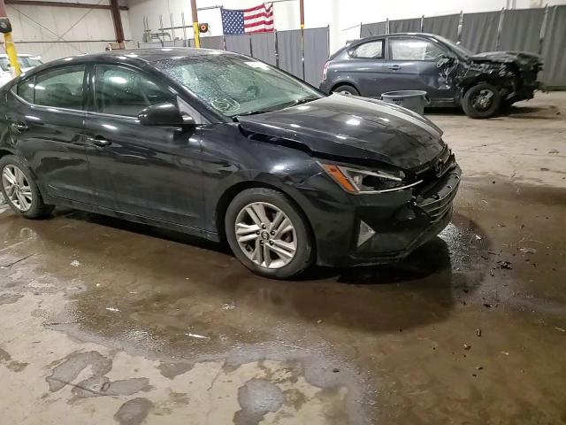 2019 Hyundai Elantra - Image 13