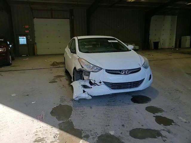 2013 Hyundai Elantra - Image 10