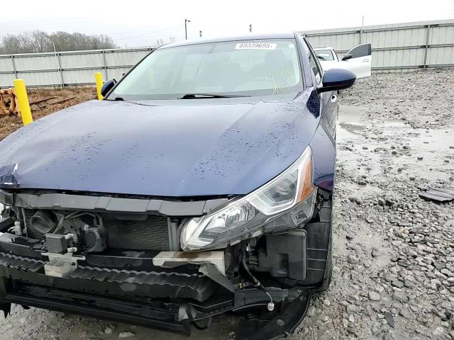 2019 Nissan Altima - Image 11