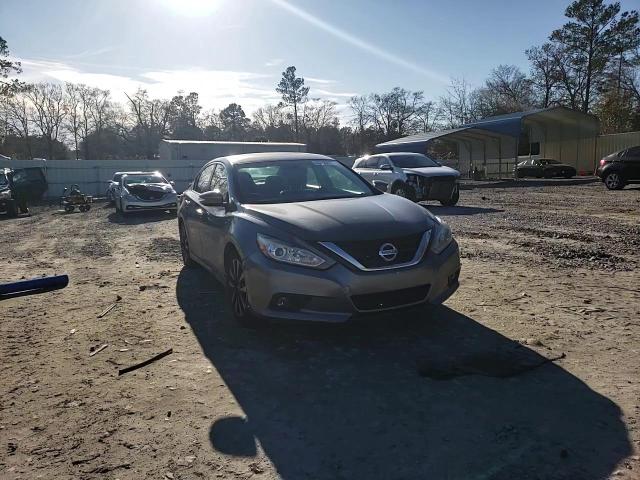 2017 Nissan Altima - Image 11