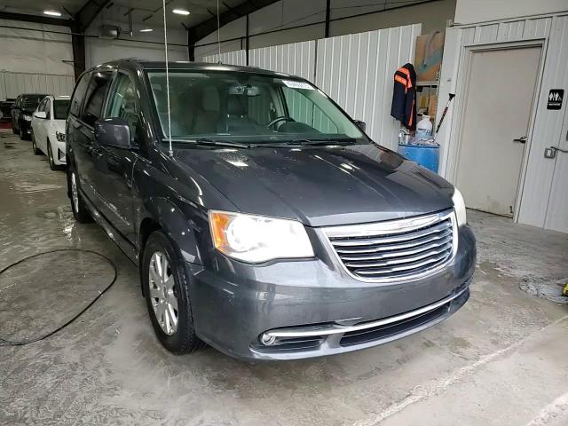 2012 Chrysler Town & Country - Image 14