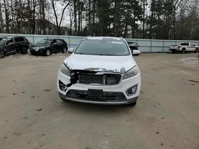 2016 Kia Sorento - Image 11