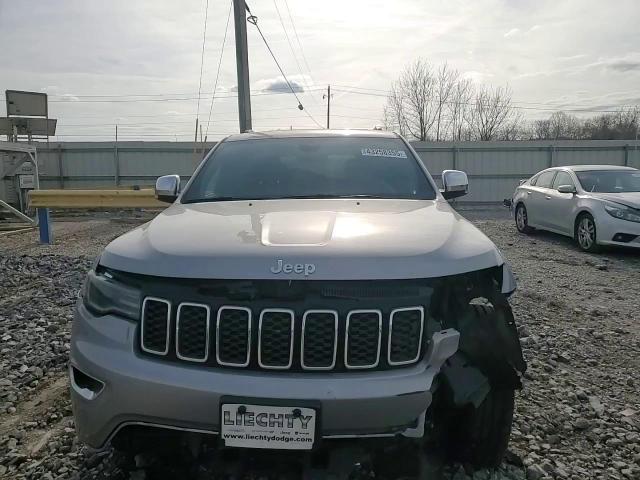 2017 Jeep Grand Cherokee - Image 11