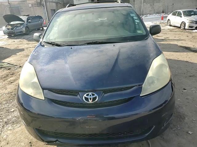 2006 Toyota Sienna - Image 12