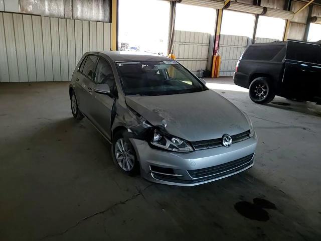 2017 Volkswagen Golf - Image 11