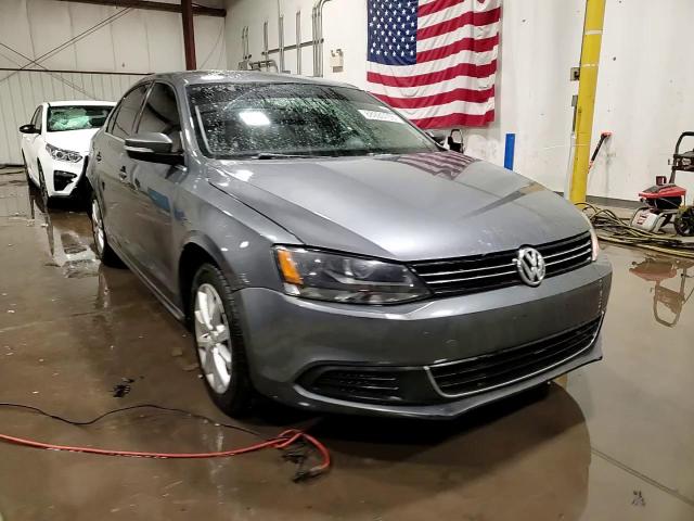 2014 Volkswagen Jetta - Image 13