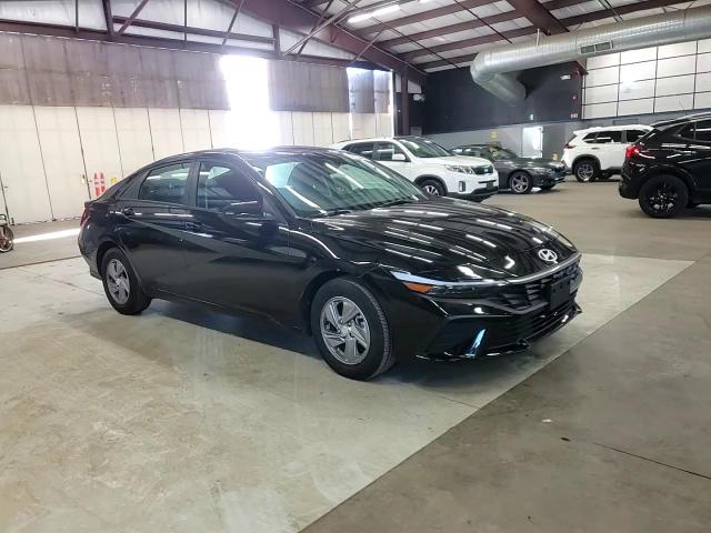 2024 Hyundai Elantra - Image 10