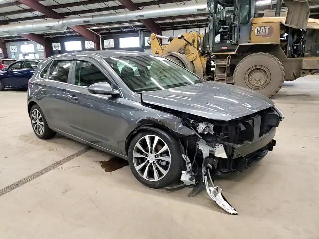 2018 Hyundai Elantra - Image 10