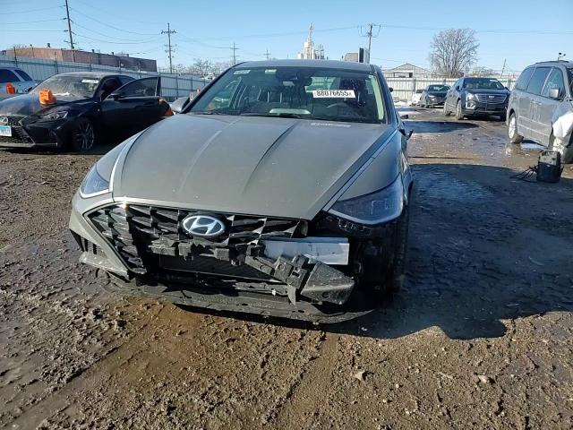2022 Hyundai Sonata - Image 11