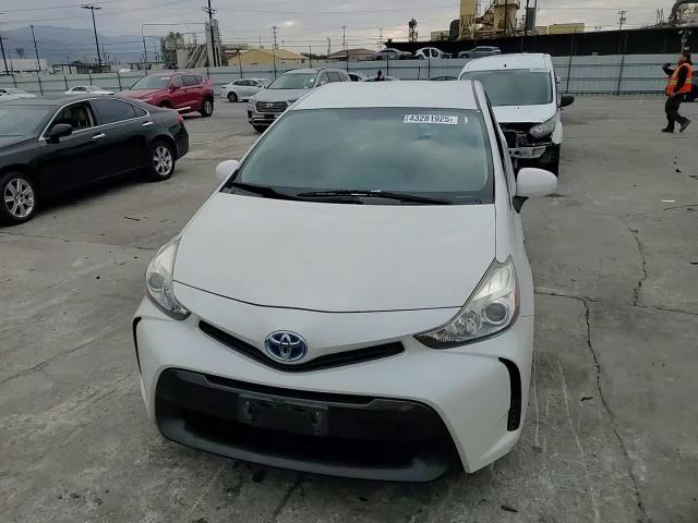 2016 Toyota Prius - Image 11