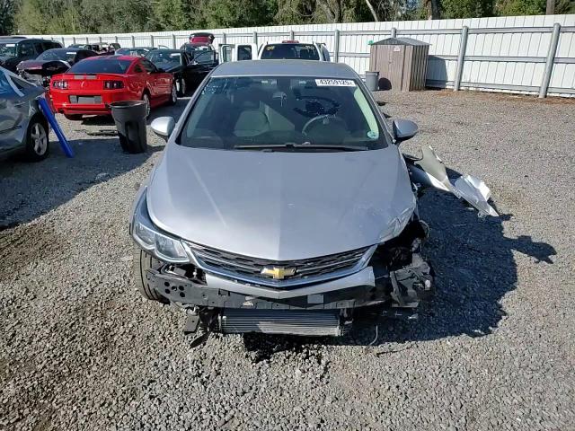 2018 Chevrolet Cruze - Image 10