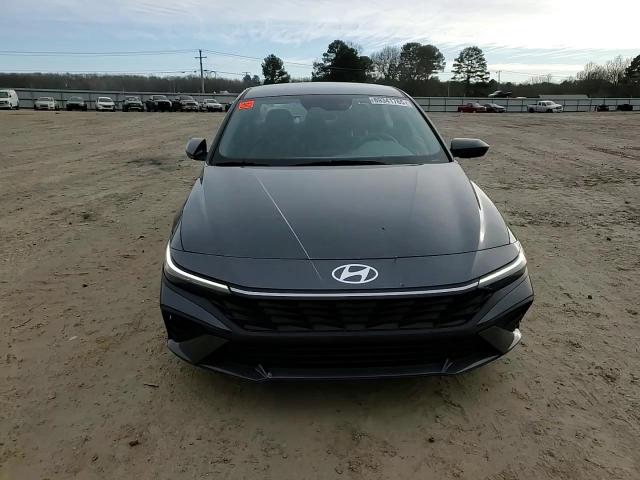 2024 Hyundai Elantra - Image 11