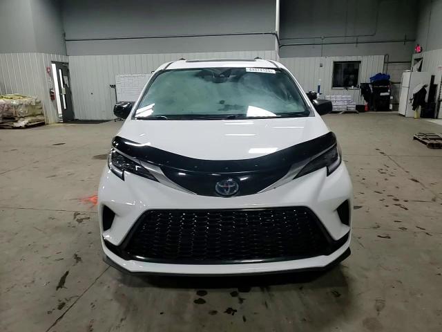2021 Toyota Sienna - Image 11