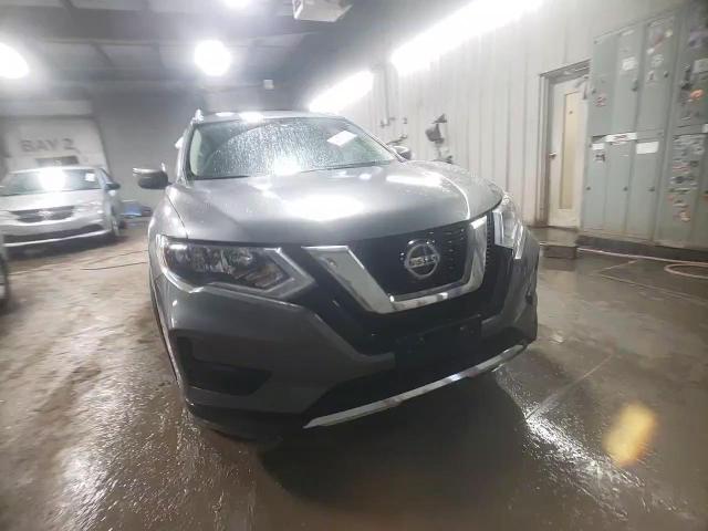 2018 Nissan Rogue - Image 13