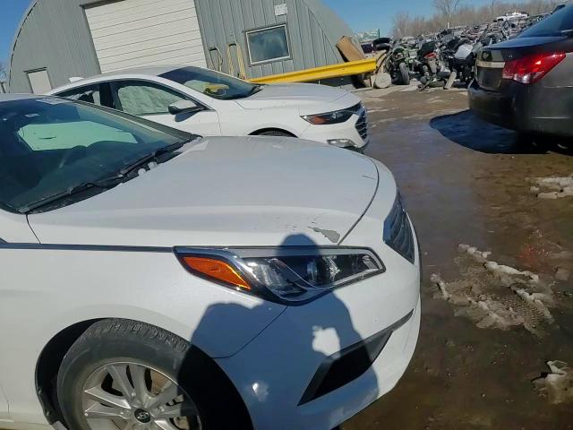 2017 Hyundai Sonata - Image 11