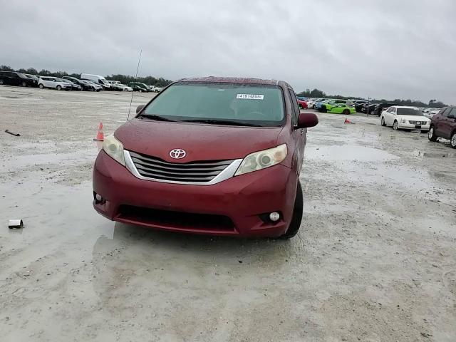 2012 Toyota Sienna - Image 11