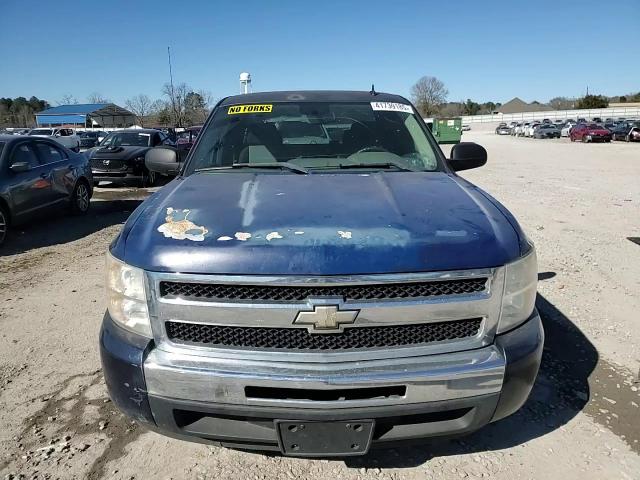 2009 Chevrolet Silverado - Image 11