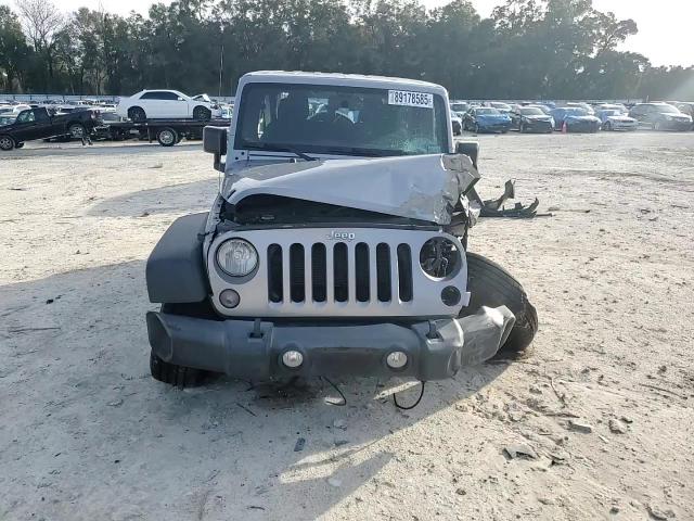 2016 Jeep Wrangler - Image 11