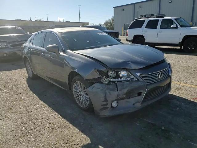 2013 Lexus ES - Image 11