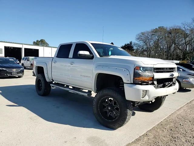 2016 Chevrolet Silverado - Image 11