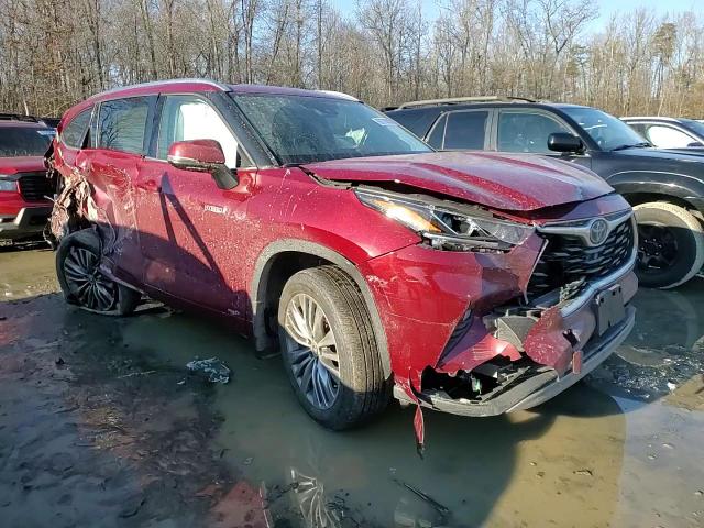 2021 Toyota Highlander - Image 11