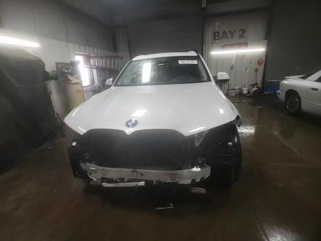 2021 BMW X7 - Image 10