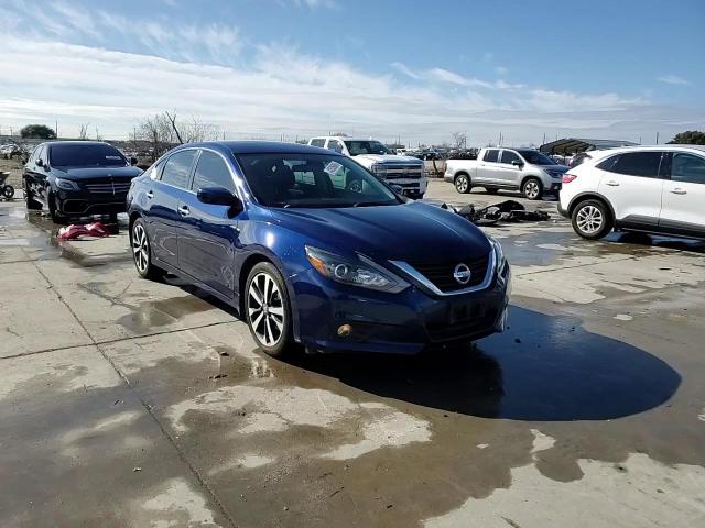 2016 Nissan Altima - Image 14