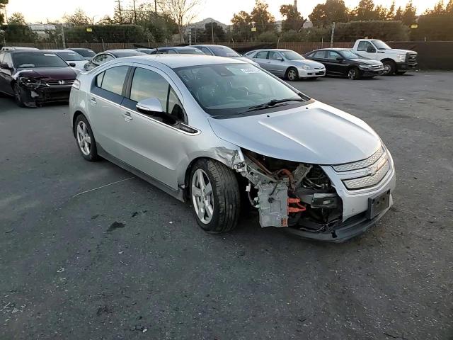 2014 Chevrolet Volt - Image 11