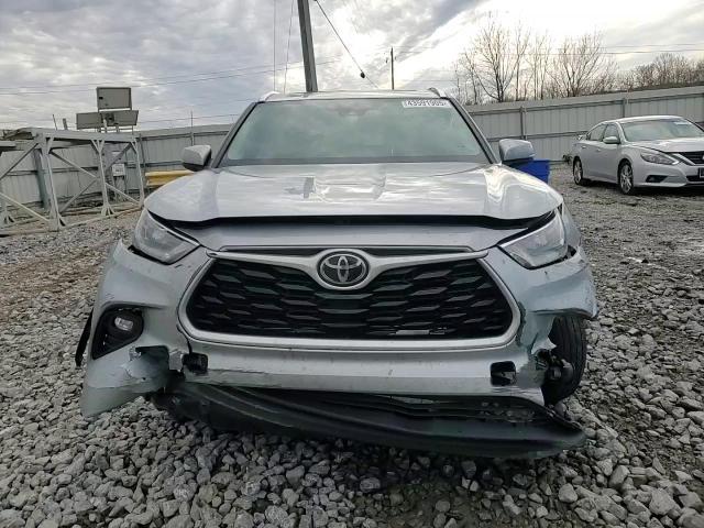 2020 Toyota Highlander - Image 11