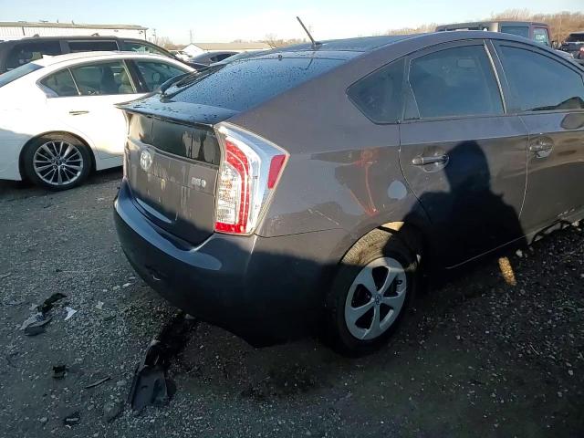 2012 Toyota Prius - Image 13