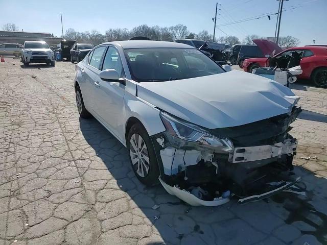 2020 Nissan Altima - Image 10