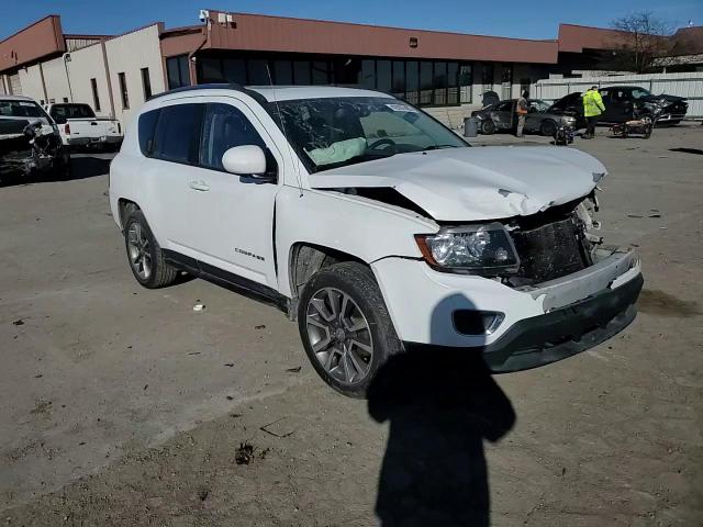 2017 Jeep Compass - Image 11