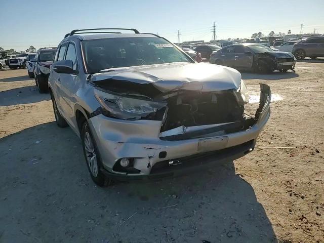 2015 Toyota Highlander - Image 12