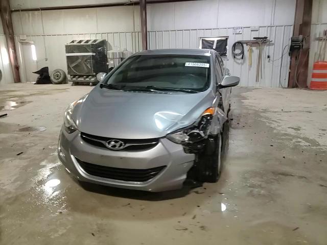 2013 Hyundai Elantra - Image 13