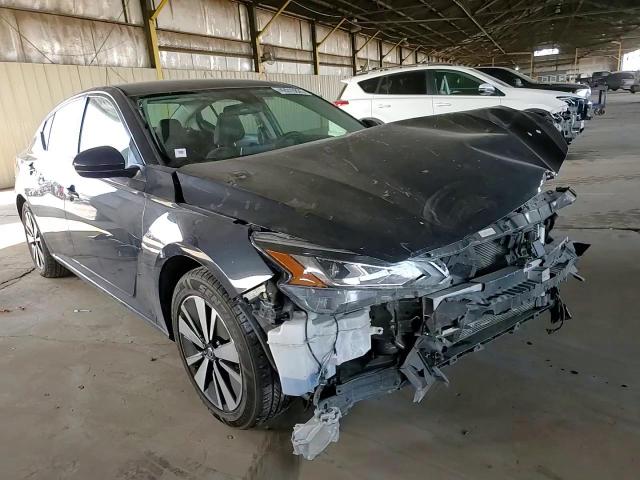 2021 Nissan Altima - Image 10