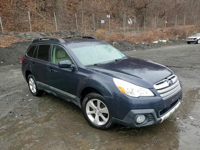 2013 Subaru Outback - Image 12