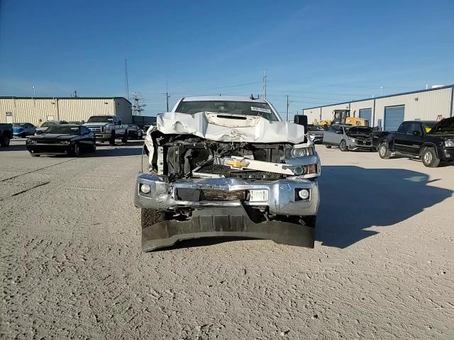 2018 Chevrolet Silverado - Image 13