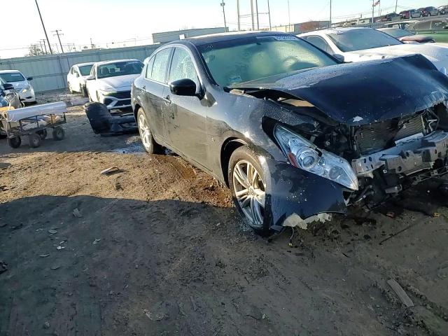 2015 Infiniti Q40 - Image 14