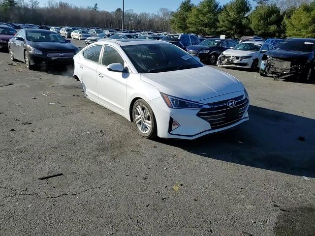 2020 Hyundai Elantra - Image 11
