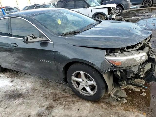2018 Chevrolet Malibu - Image 10