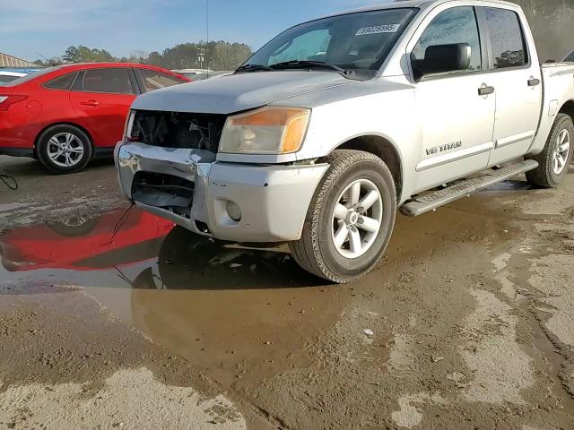 2011 Nissan Titan - Image 10