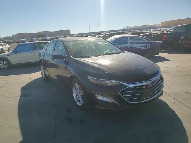 2022 Chevrolet Malibu - Image 10