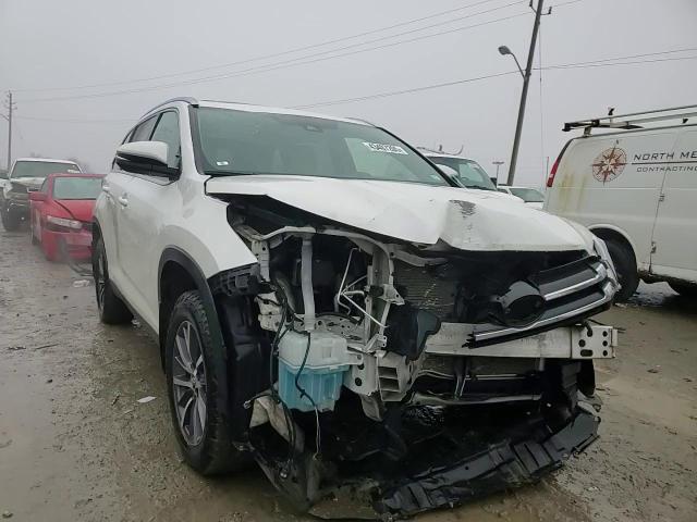 2019 Toyota Highlander - Image 12