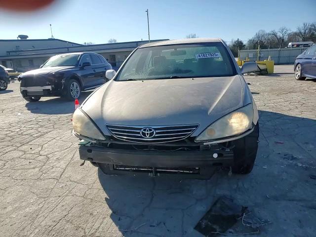2005 Toyota Camry - Image 11