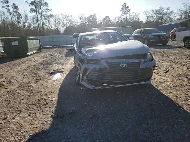 2020 Toyota Avalon - Image 11