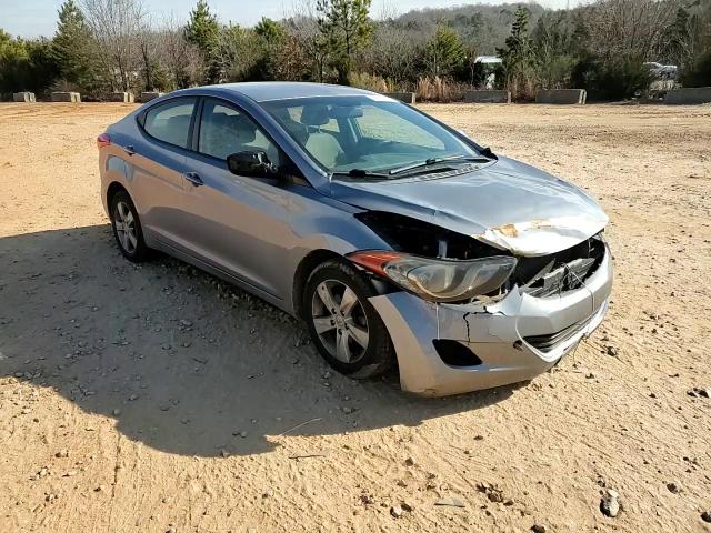 2013 Hyundai Elantra - Image 10