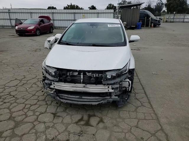 2017 Toyota Prius - Image 11